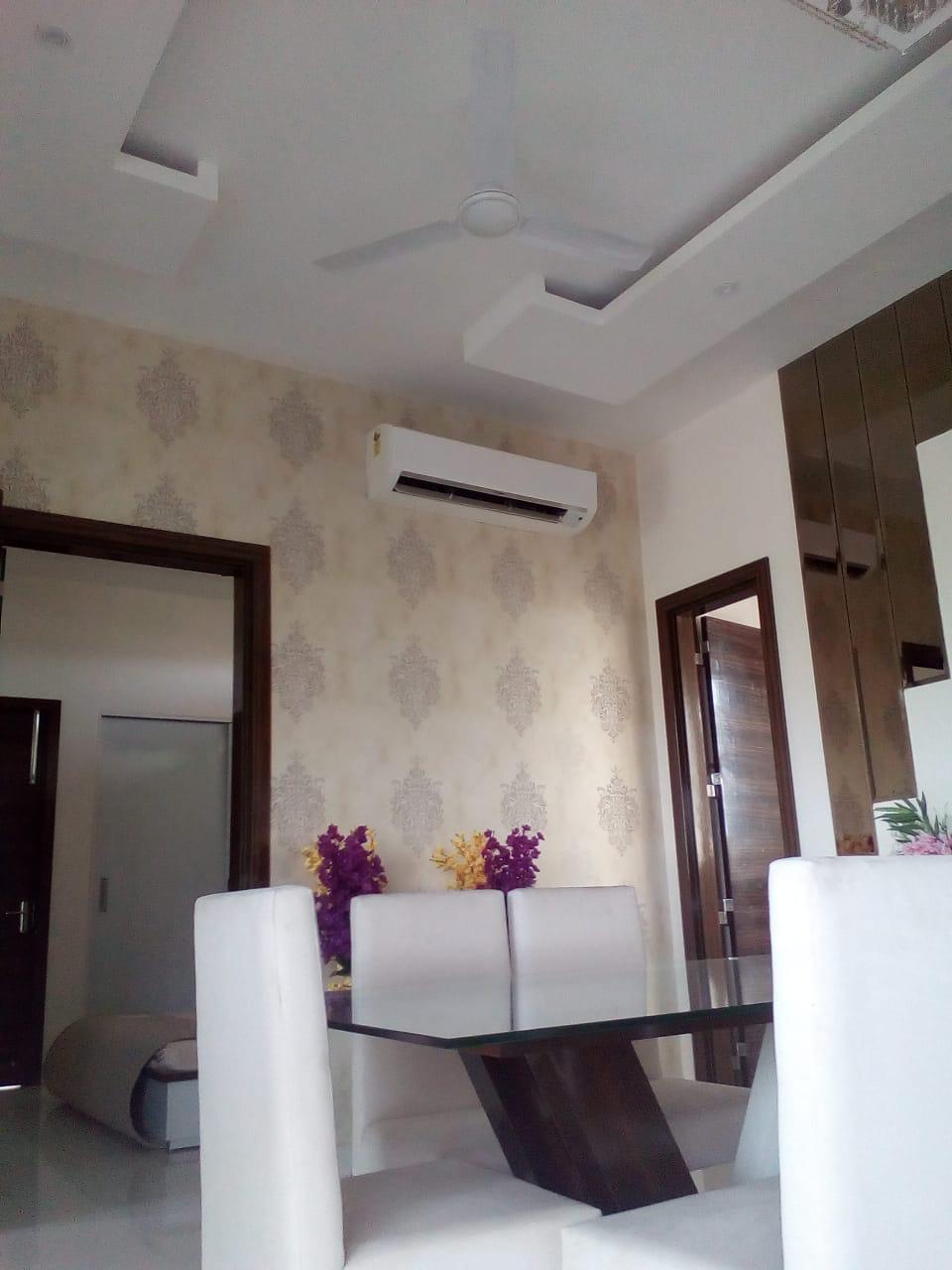 4 BHK + Sq Luxury Floor @ Rs. 1.75 Cr in Sushant Lok 1 Gurgaon For Sale.