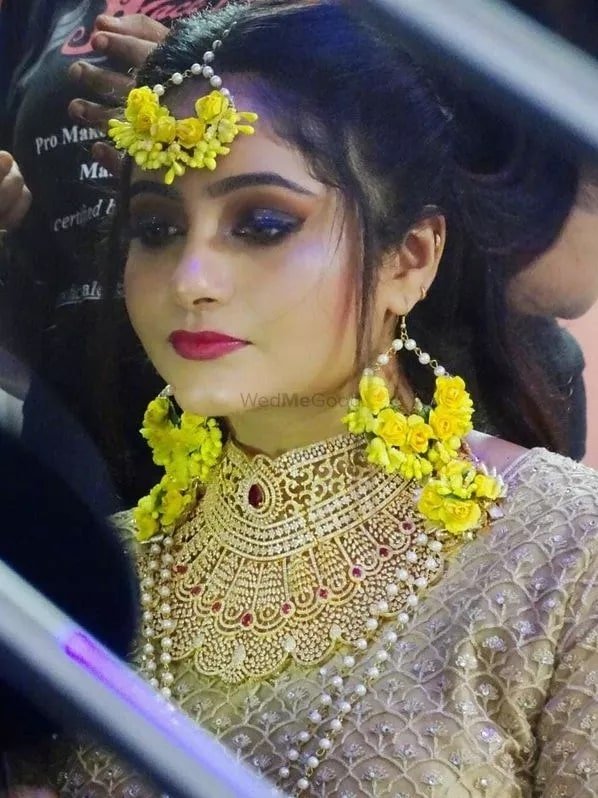 Confused about Makeup for Haldi Function. Experts are here. Call us Now