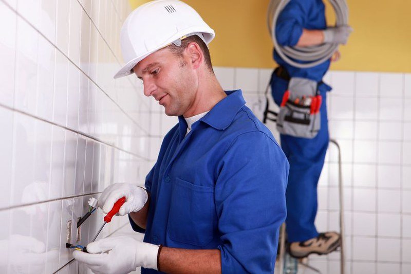 Book Online Electrician in Noida- Care Maintenance Services