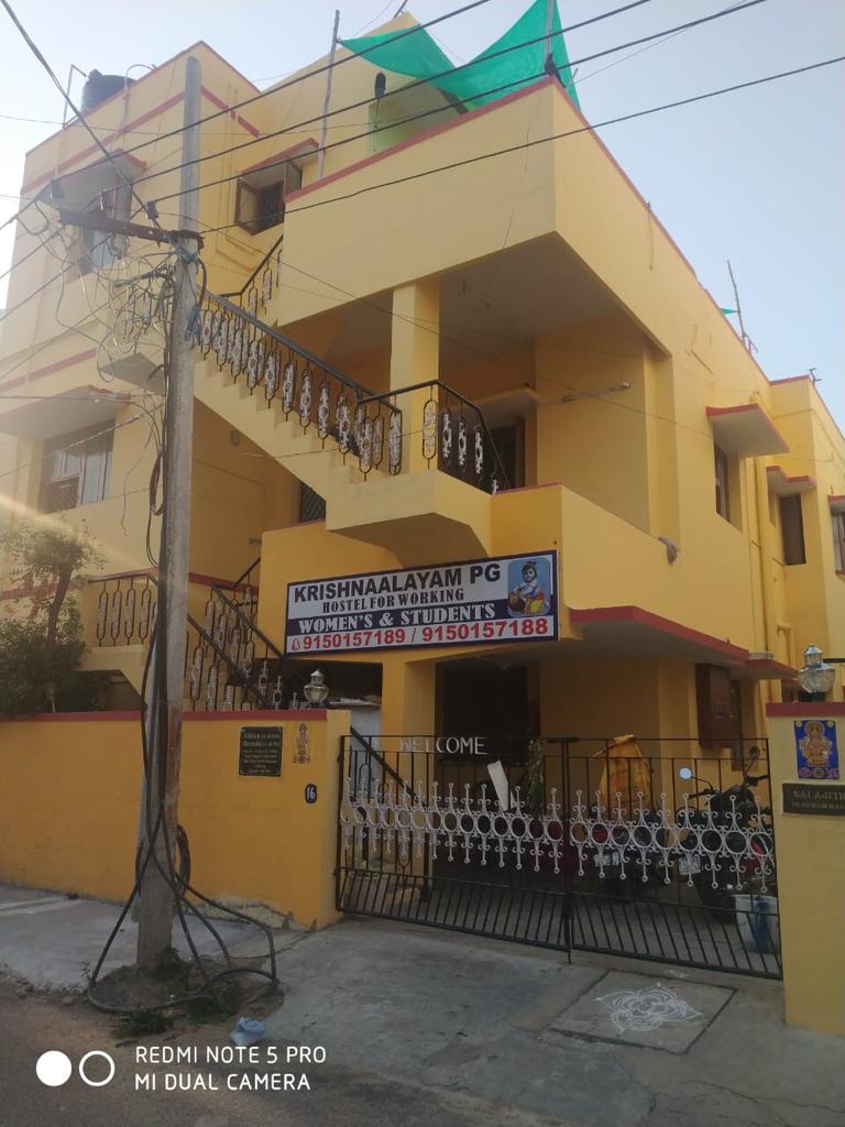 Ladies hostel at lowest rental in velachery