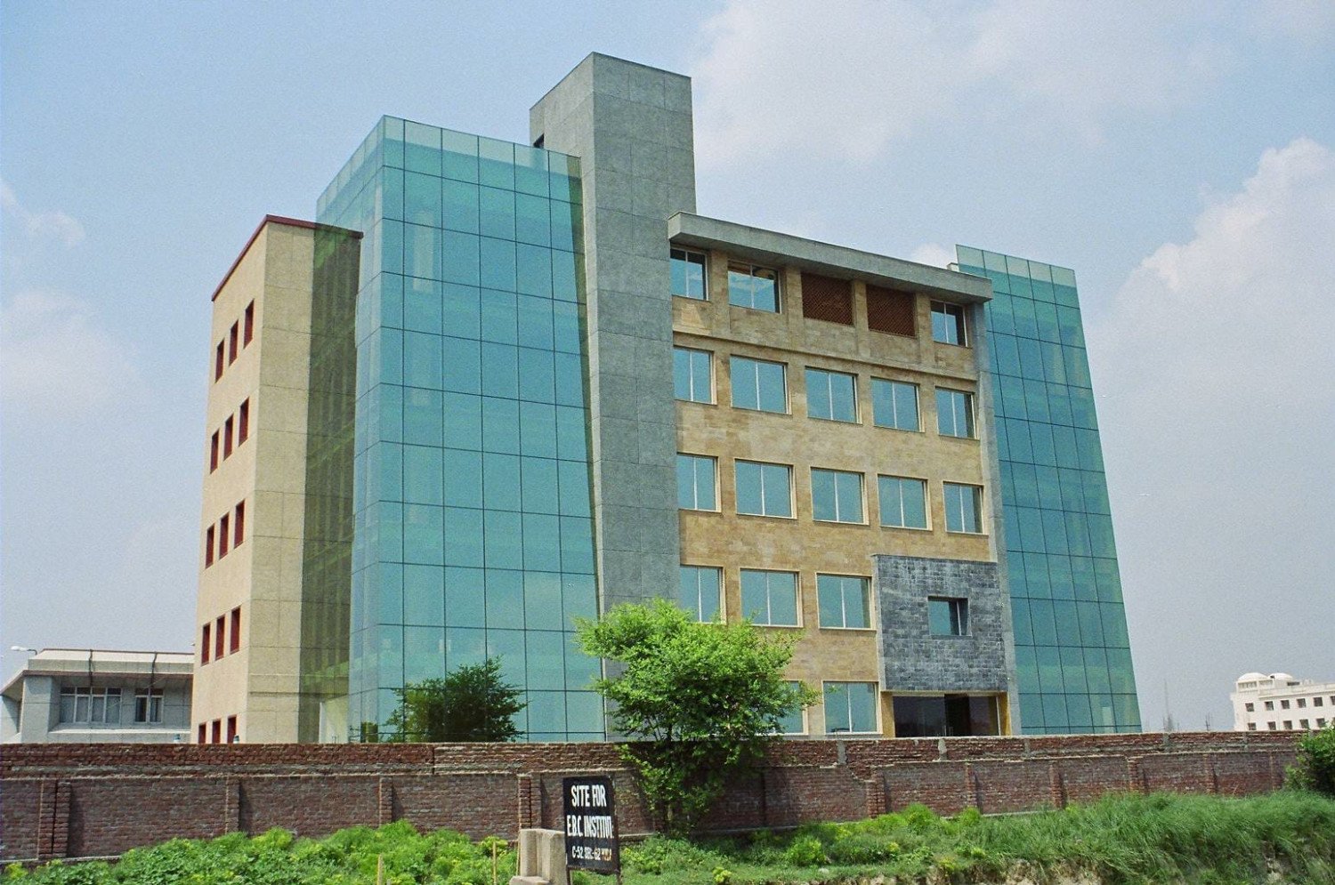 Office space for rent in Noida  | Urrbo Global Realty |