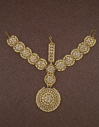 Get latest maang tikka online at best price by Anuradha Art jewellery.